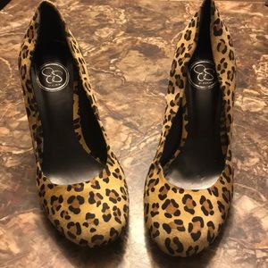 JS Jessica Simpson Sz8.5 leopard heels